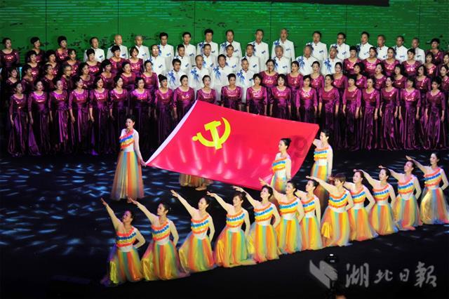 一样是降龙十八掌,乔峰使之天下无敌,而这位一出手就被杀