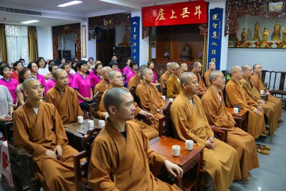 普定：部门联动开展“送文化下乡”活动