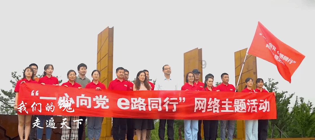 你是从几岁开始骑摩托的，是怎么样的一个经历？游戏画面