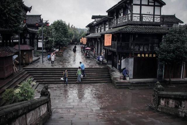 逃离绿色山谷