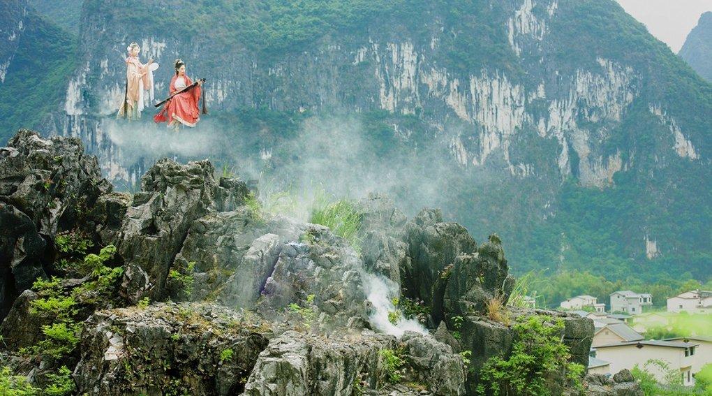 同色彩相撞